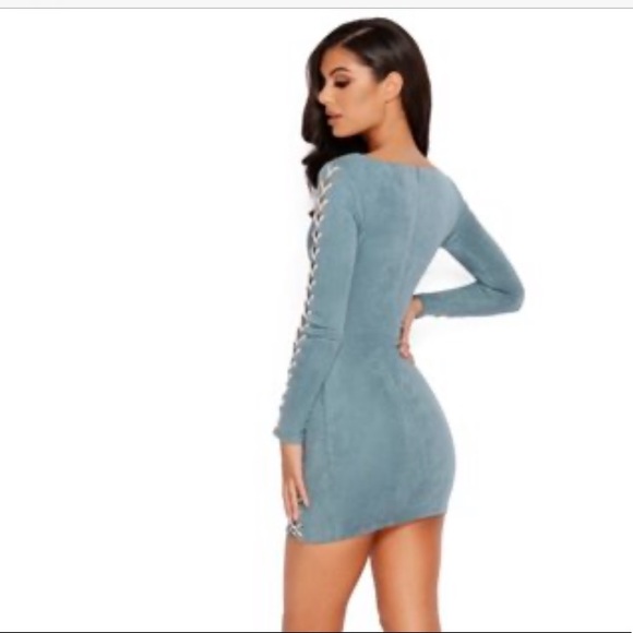 Baby blue dress with 🏷  *never worn* - Picture 2 of 4